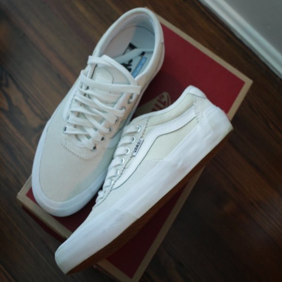 vans chima pro 2 white